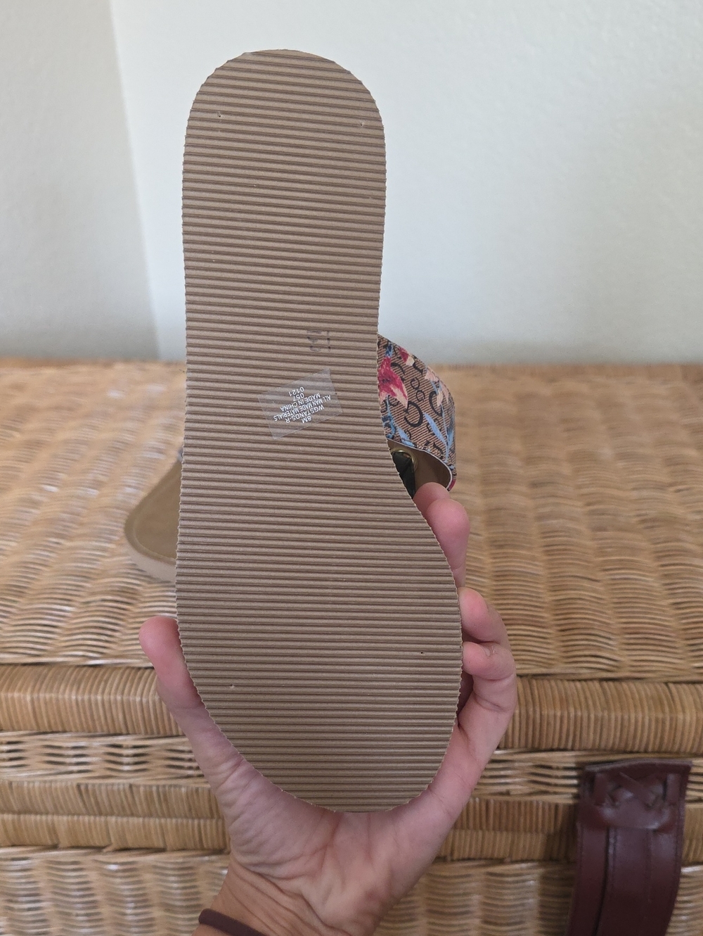 Guess Flip Flops! - Picture 2 of 3